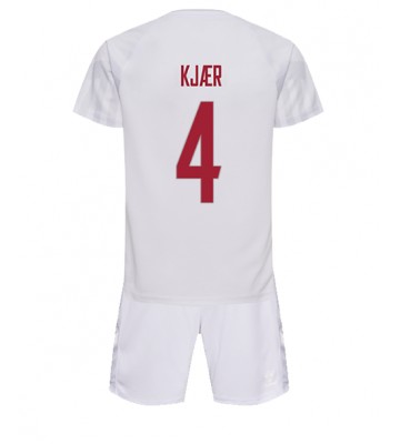 Danmark Simon Kjaer #4 Borta Kläder Barn VM 2022 Kortärmad (+ Korta byxor)
